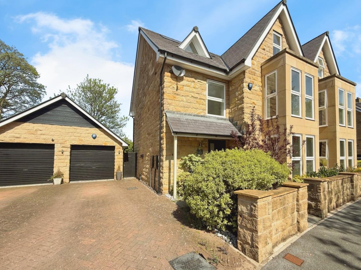 5 bedroom House for sale in Connaught Court, Harrogate