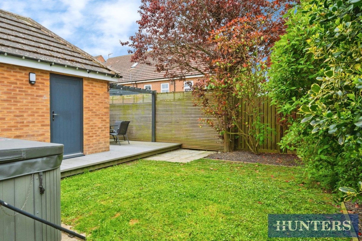 Cormorant Close, Filey, YO14 0ED