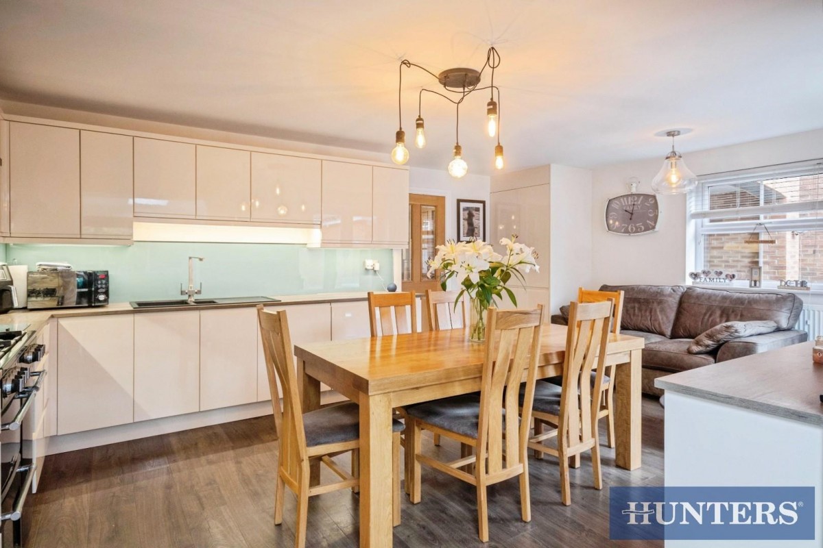 Cormorant Close, Filey, YO14 0ED