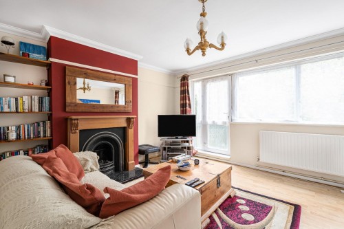 Longfield Crescent, London