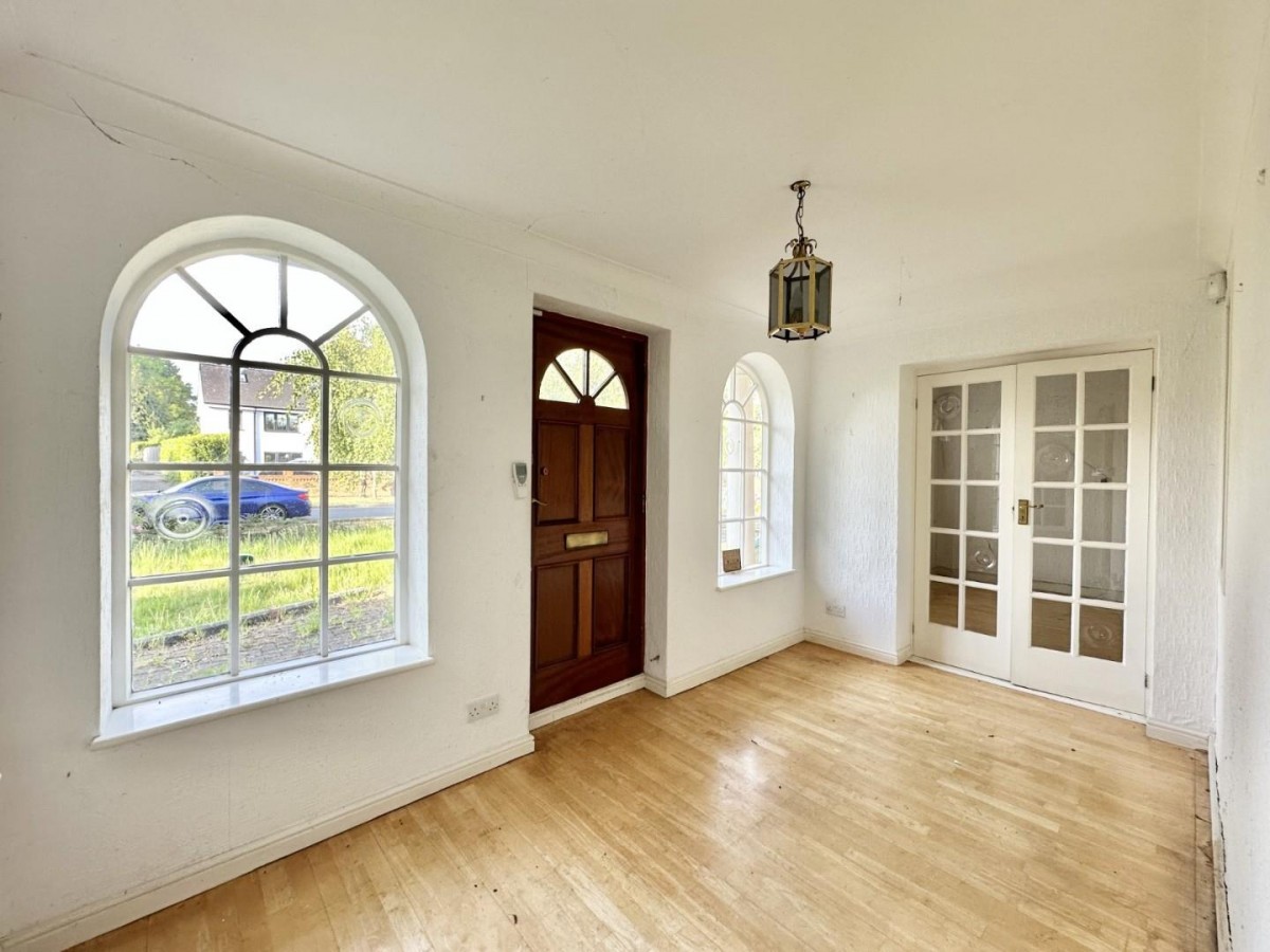 Woodstock Drive, Ickenham, UB10 8EQ