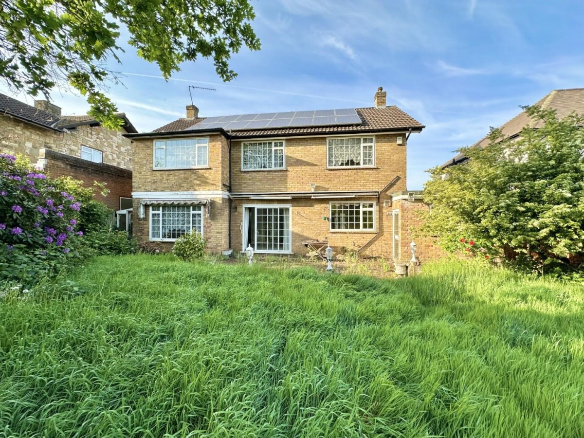 Woodstock Drive, Ickenham, UB10 8EQ