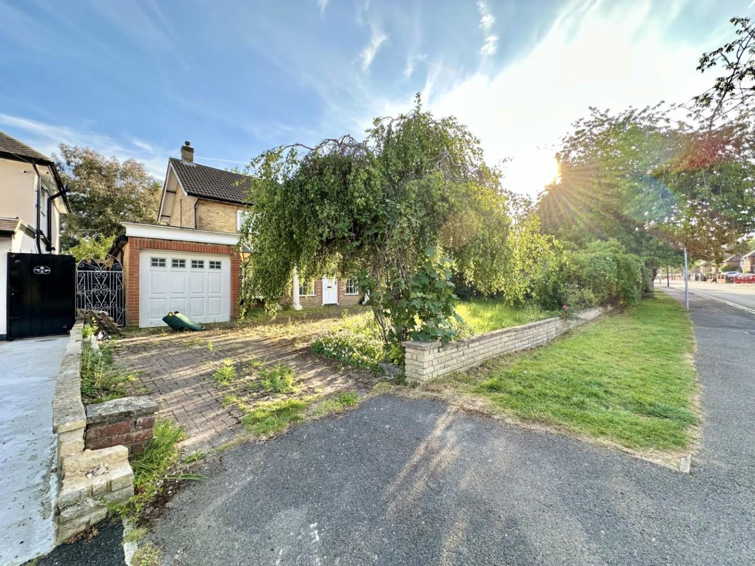 Woodstock Drive, Ickenham, UB10 8EQ