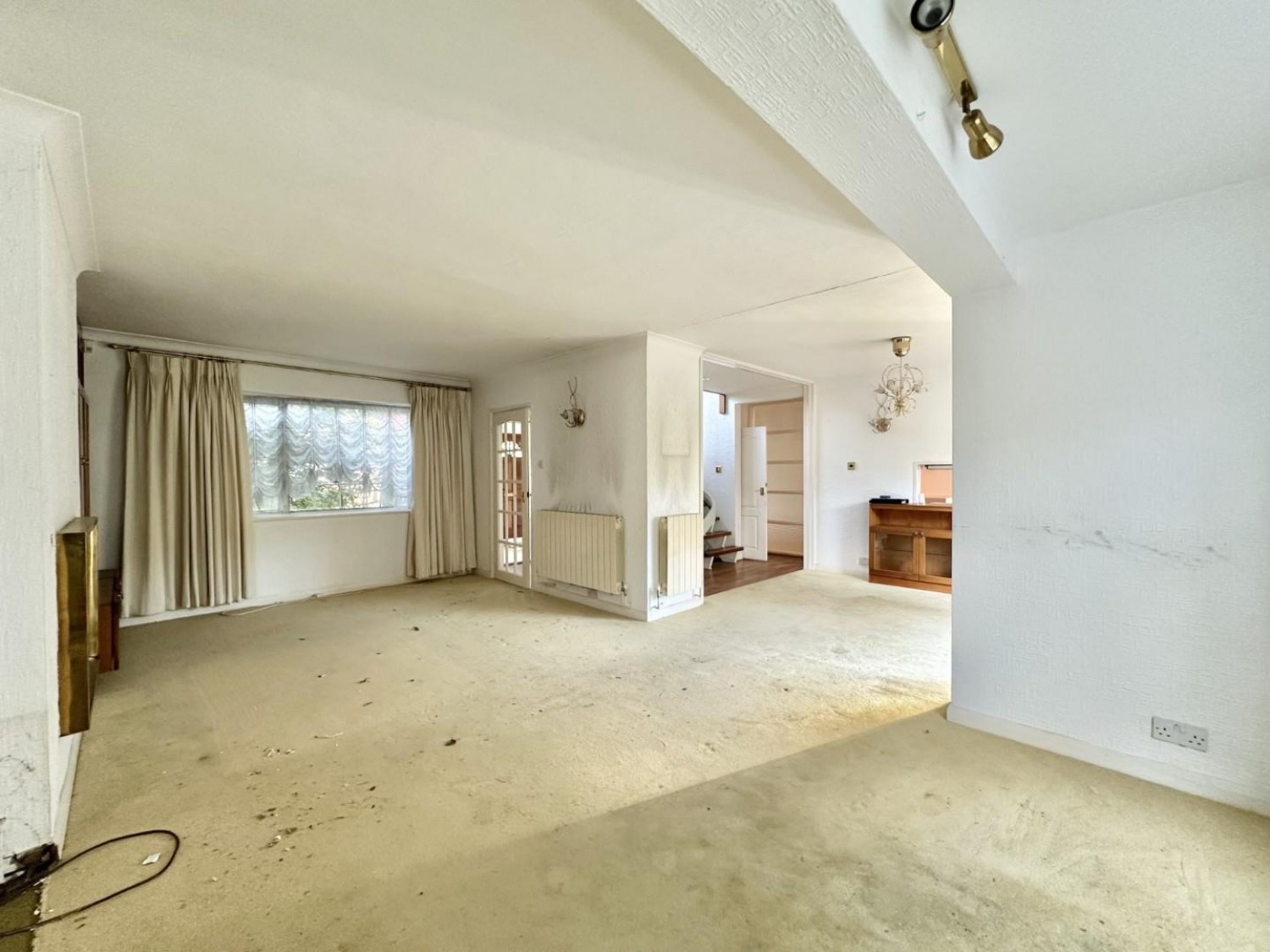 Woodstock Drive, Ickenham, UB10 8EQ
