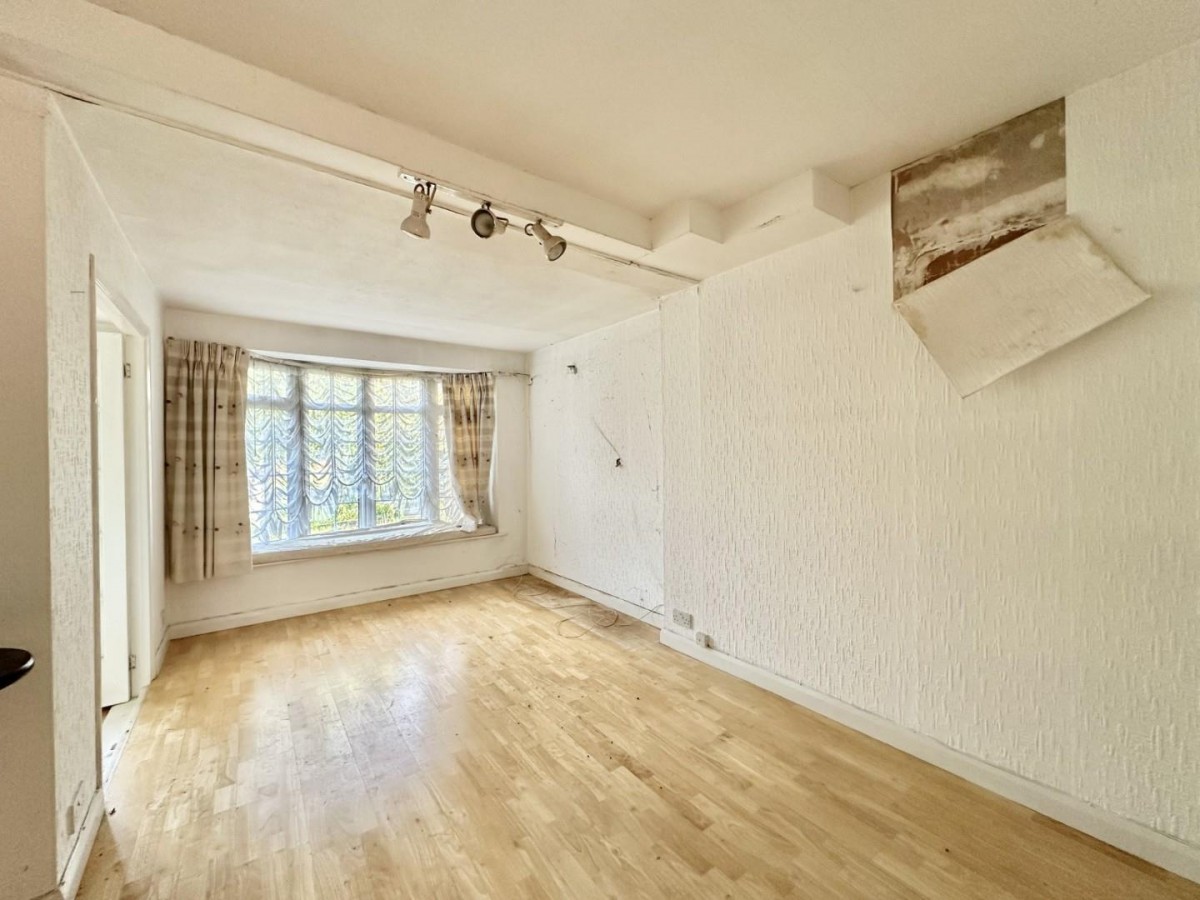 Woodstock Drive, Ickenham, UB10 8EQ