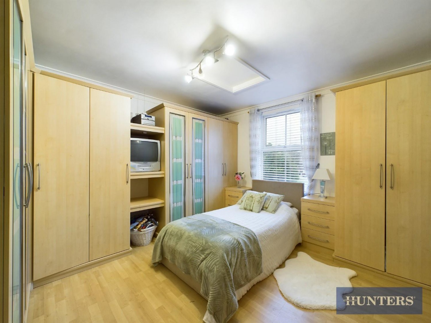 Finley Cottages, Sewerby, YO15 1EG