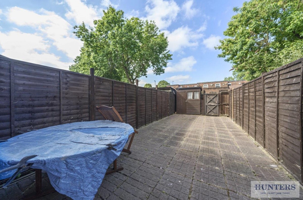 Malthus Path, Thamesmead