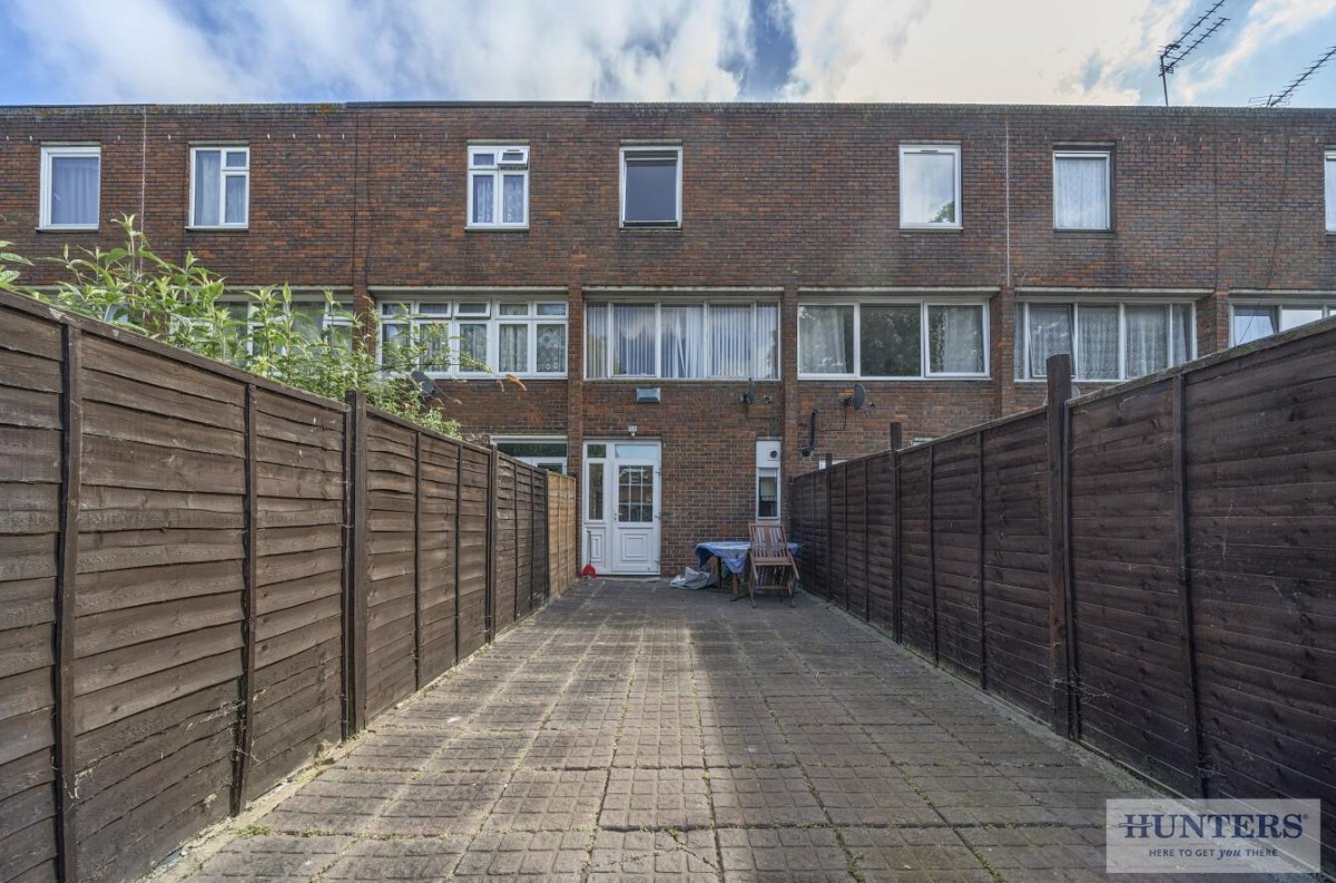 Malthus Path, Thamesmead