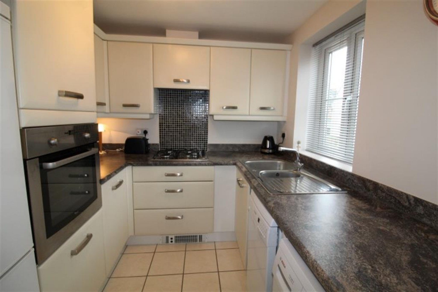 2 bedroom Flat for sale in Henry Grove, Pudsey, LS28