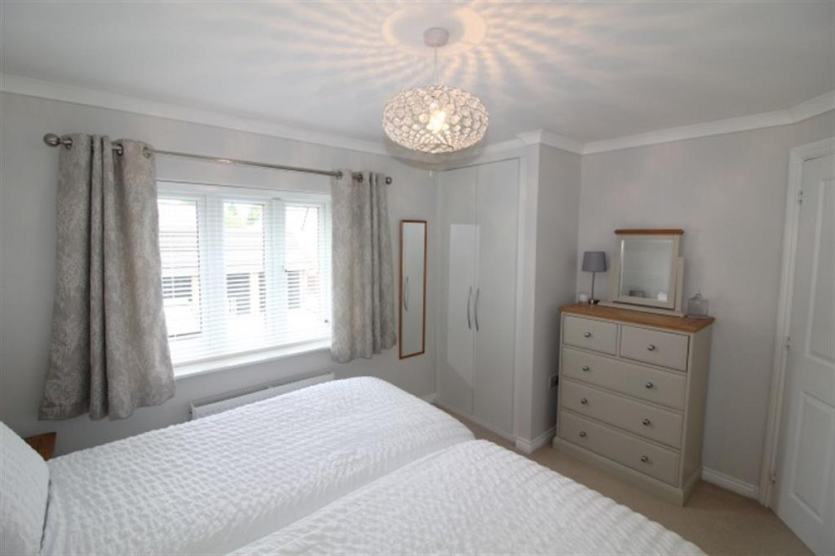 Henry Grove, Pudsey, LS28