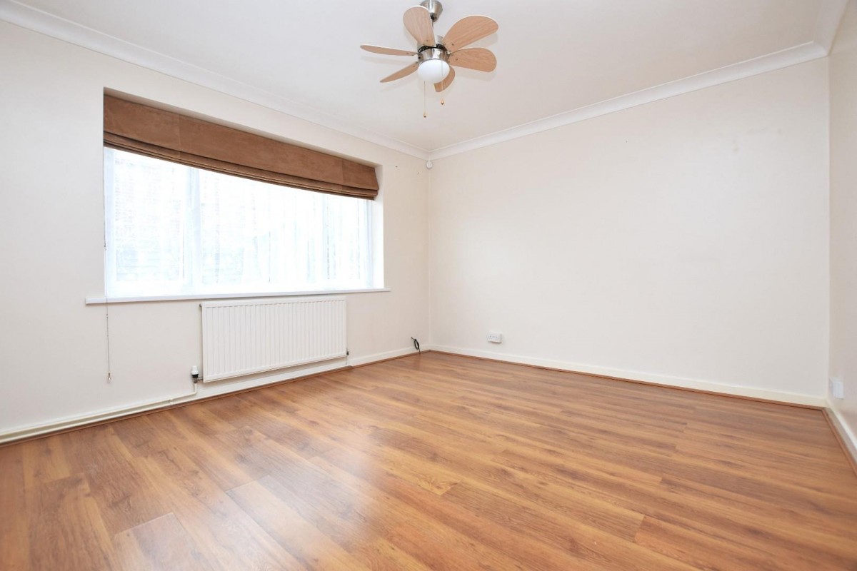 Park Lane, Chadwell Heath, RM6