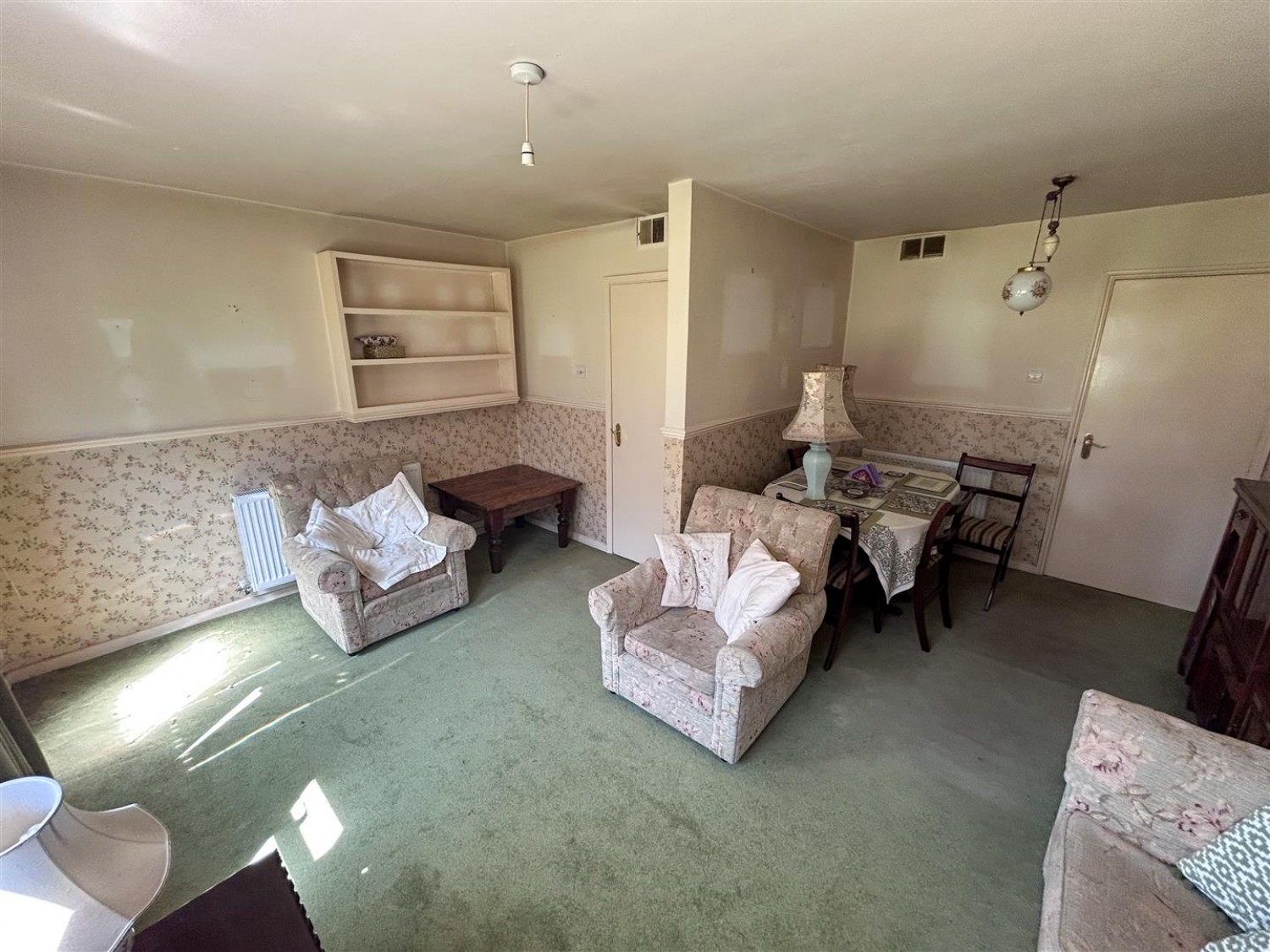 3 bedroom Flat for sale in Trinity Road, Stourbridge, DY8 4JJ