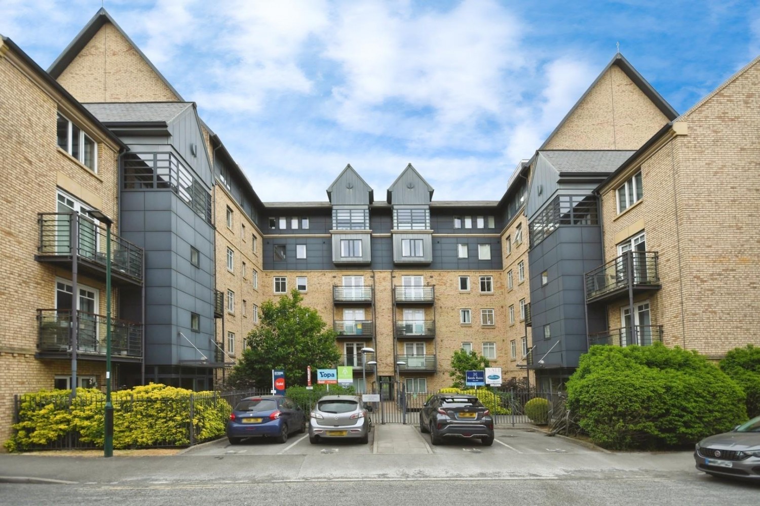 Philadelphia House, Cross Bedford Street, S6