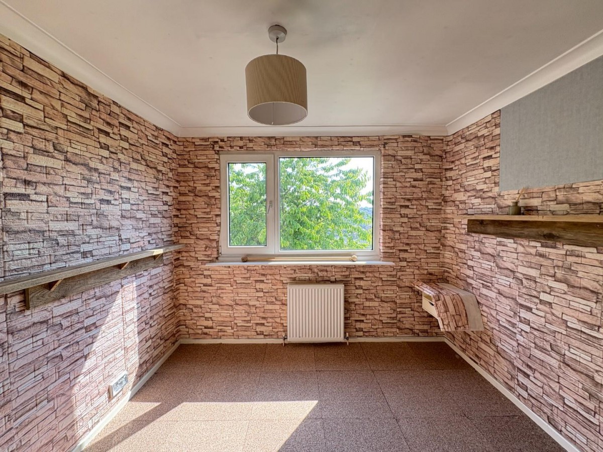 Wayne Close, Batley