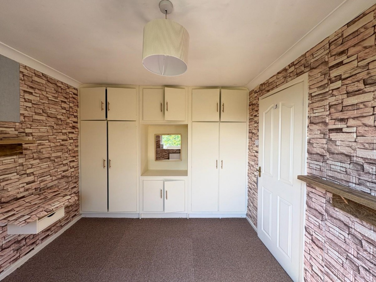 Wayne Close, Batley