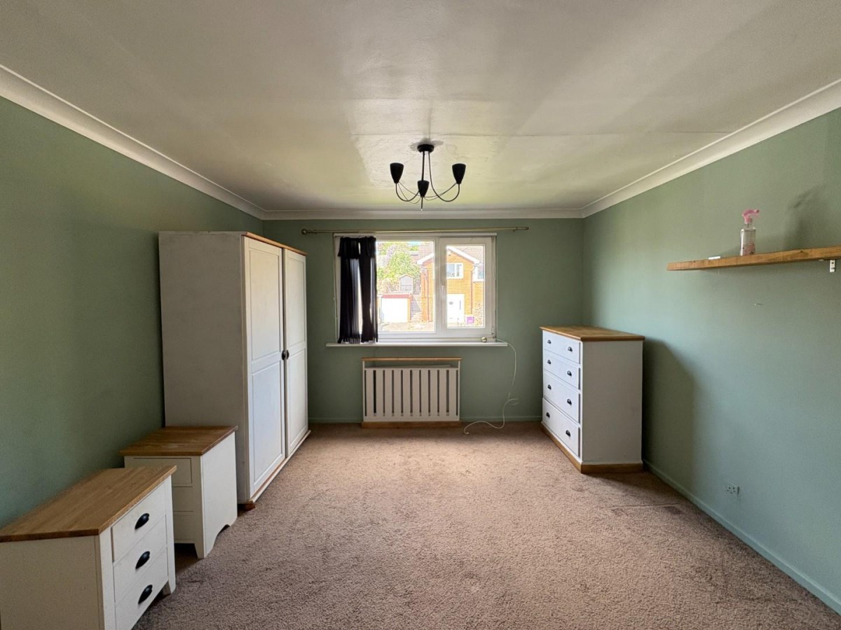 Wayne Close, Batley
