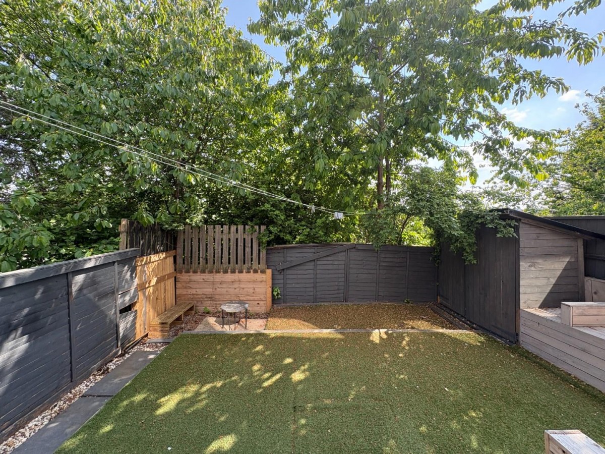 Wayne Close, Batley