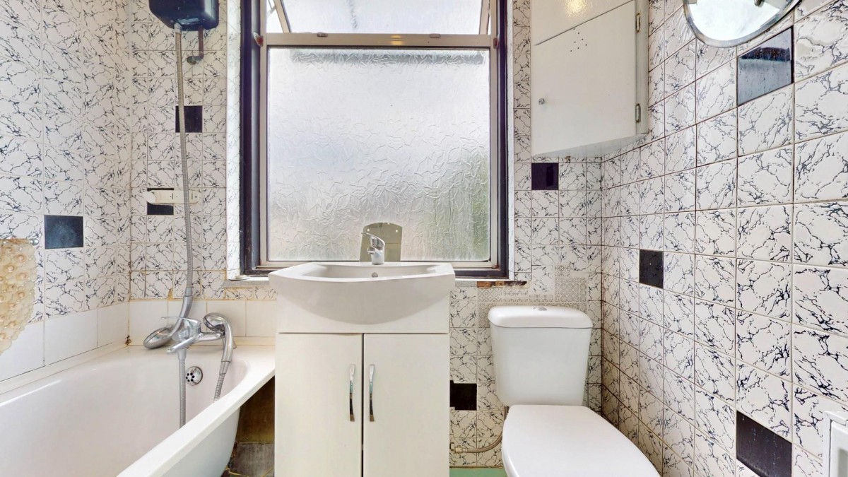 Alexandra Road, Chadwell Heath, RM6