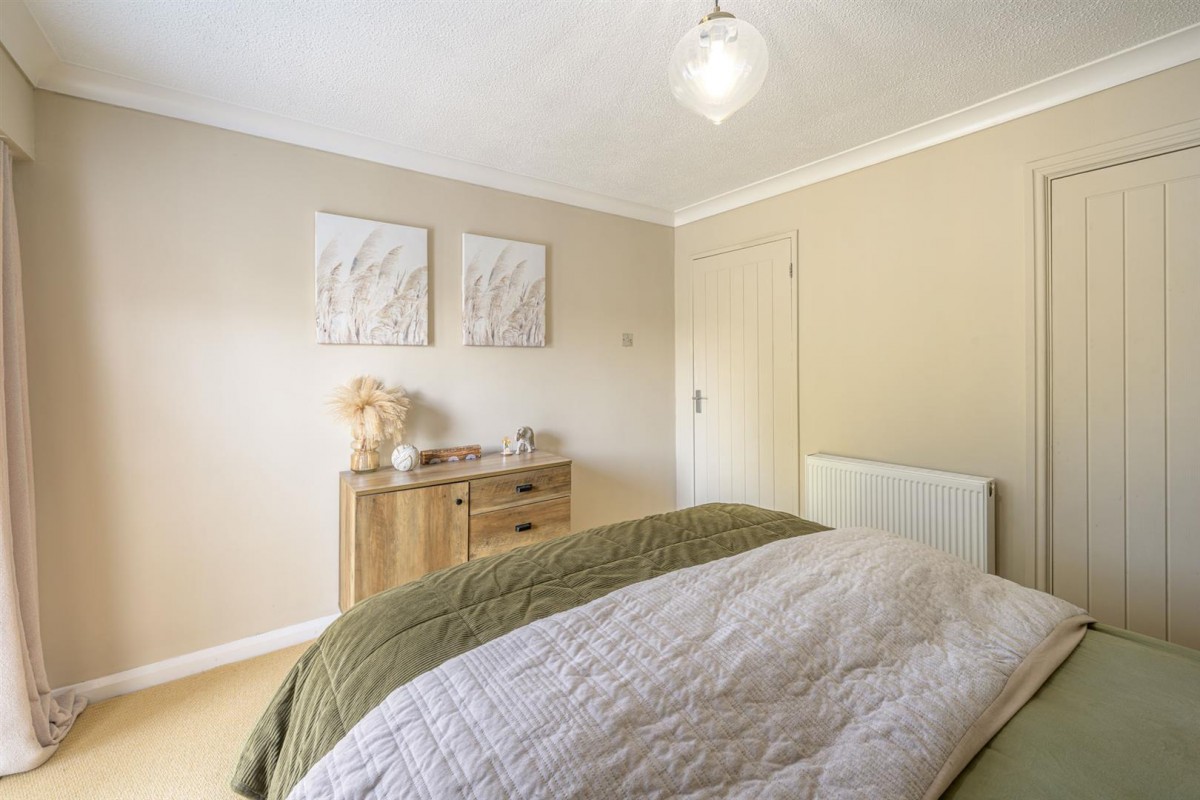 Lawnswood Road, Stourbridge, DY8 5LL