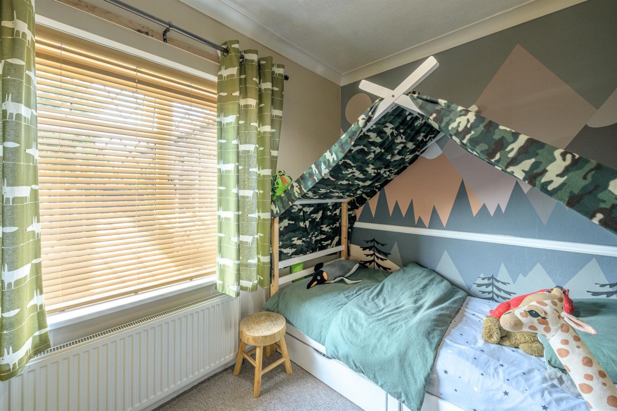 Lawnswood Road, Stourbridge, DY8 5LL