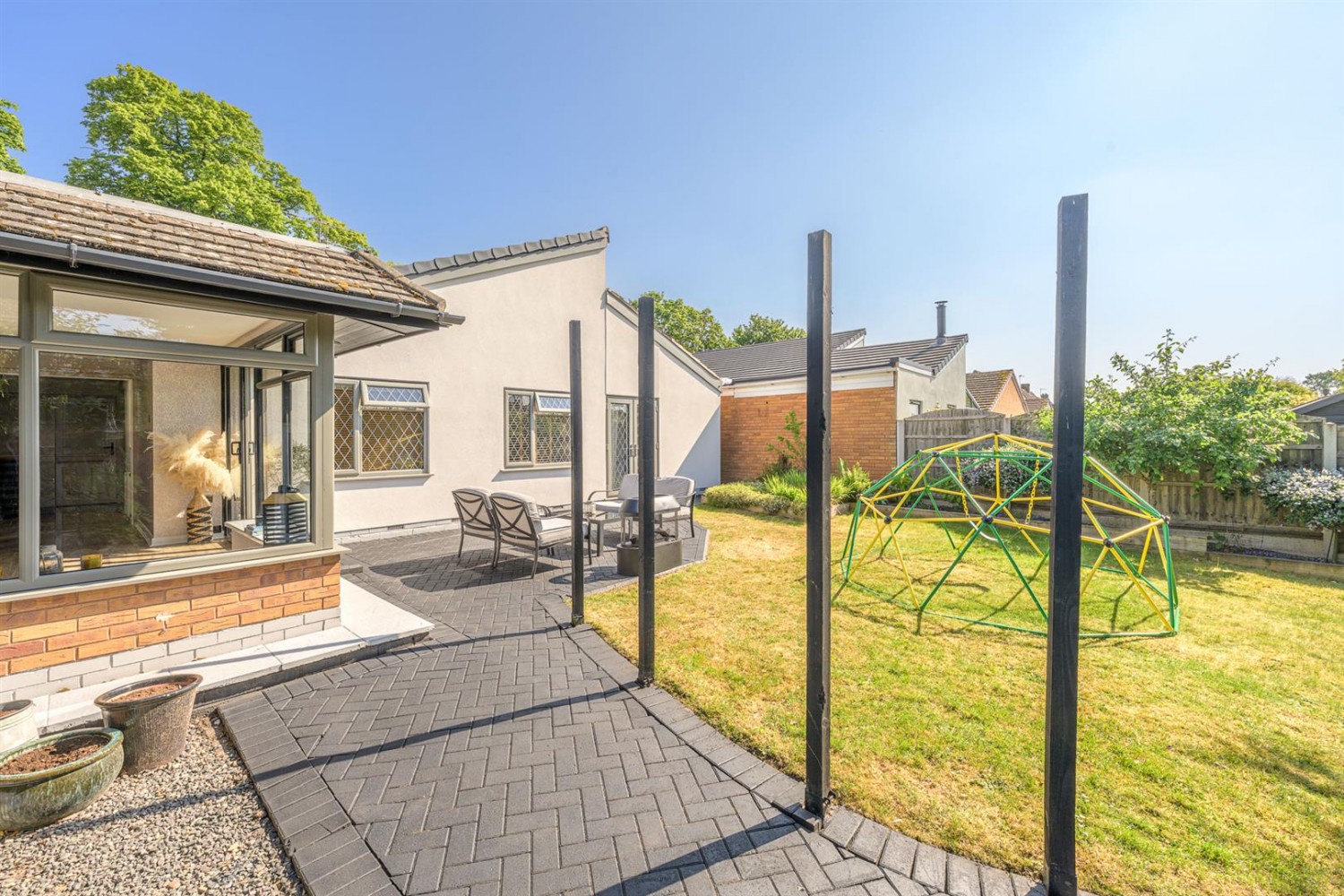 Lawnswood Road, Stourbridge, DY8 5LL