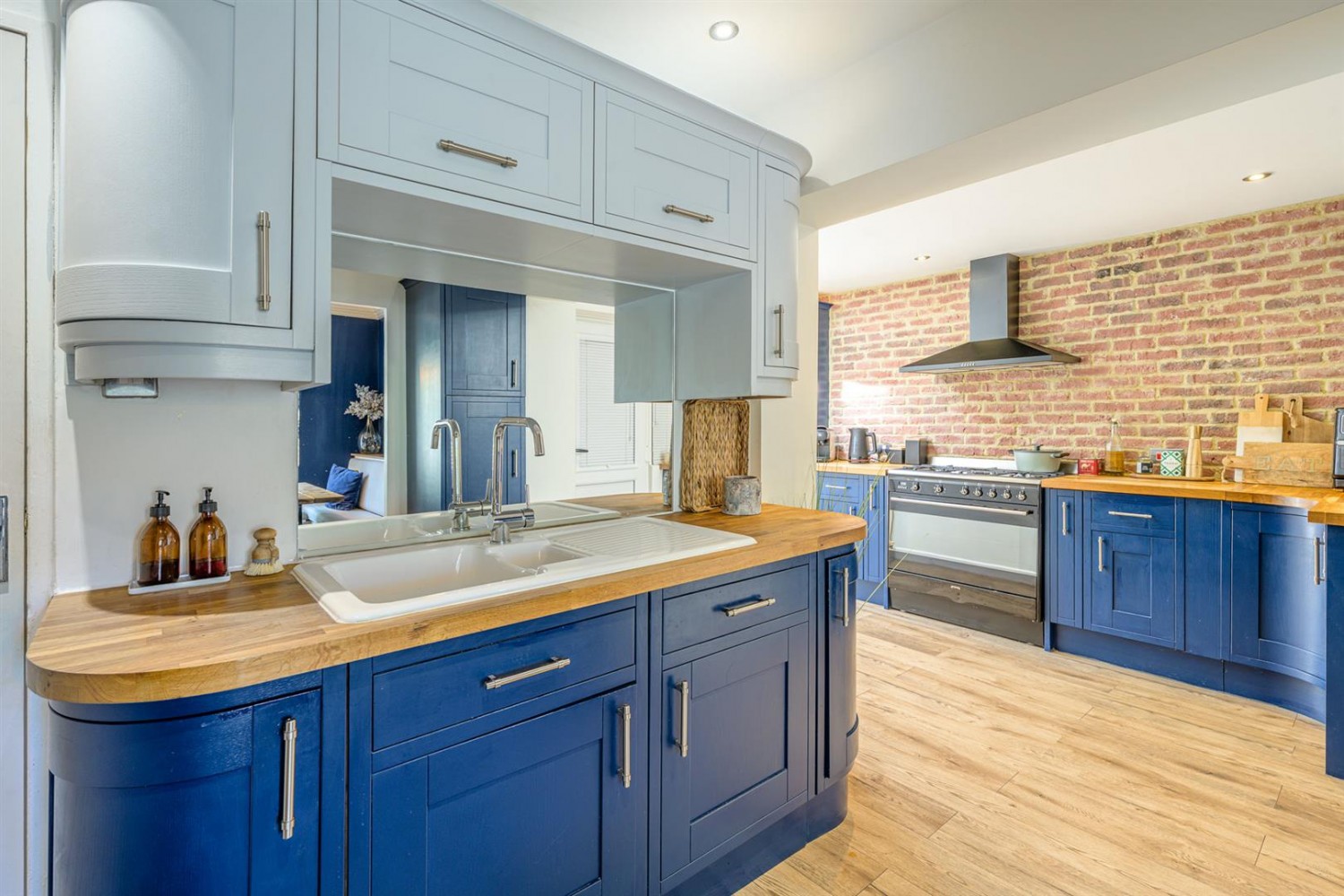 Lawnswood Road, Stourbridge, DY8 5LL