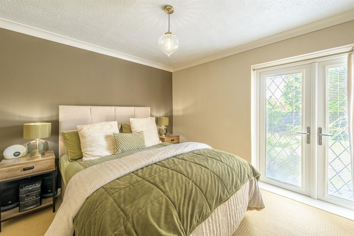 Lawnswood Road, Stourbridge, DY8 5LL