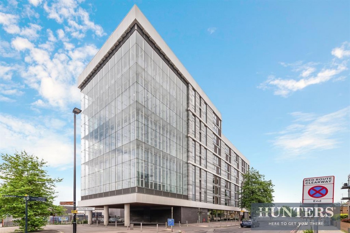Ealing Road, Brentford, TW8
