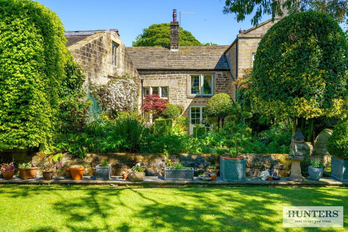 Carlton Lane, Guiseley, Leeds