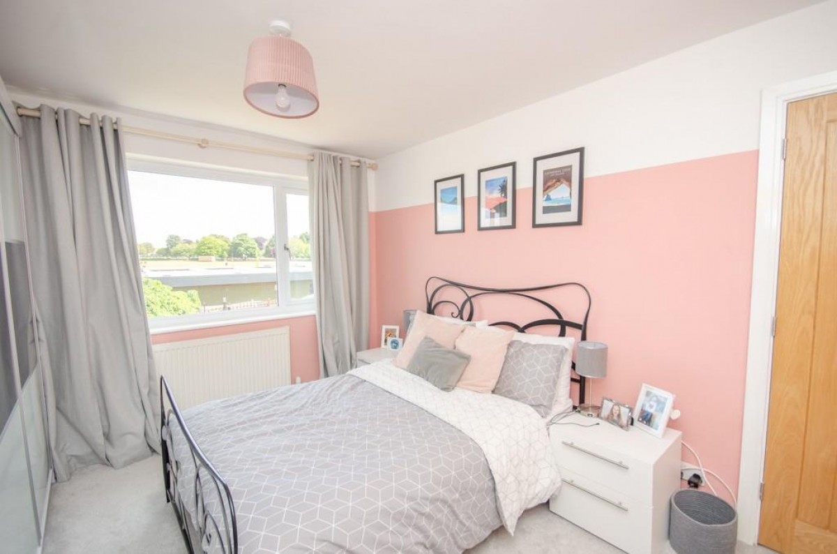 Sutherland Avenue, Downend, Bristol, BS16 6QW