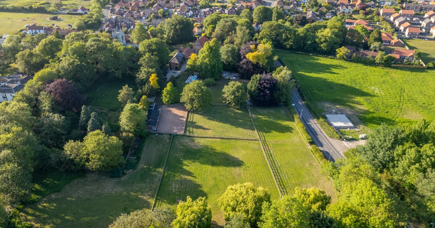 Beckingham Road, Walkeringham, Doncaster, DN10 4HZ