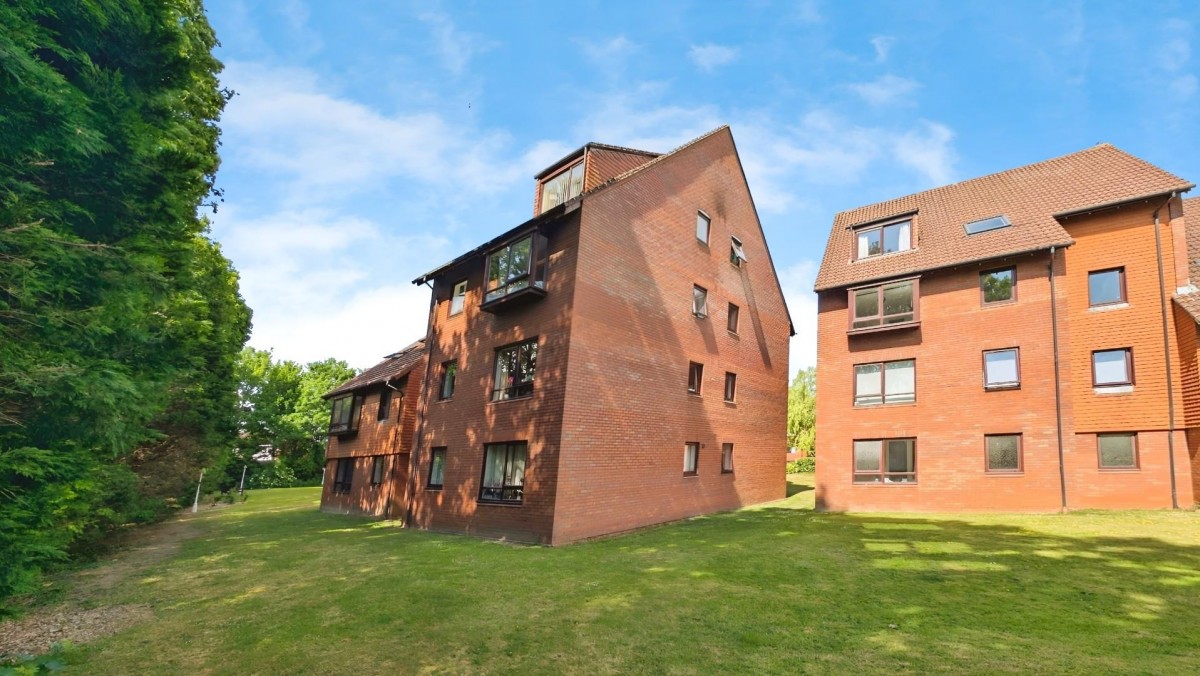 Marina Gardens, Fishponds, Bristol