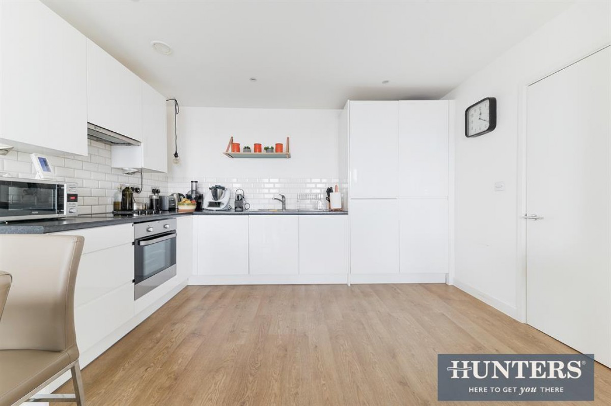 Baltic Avenue, Brentford, TW8