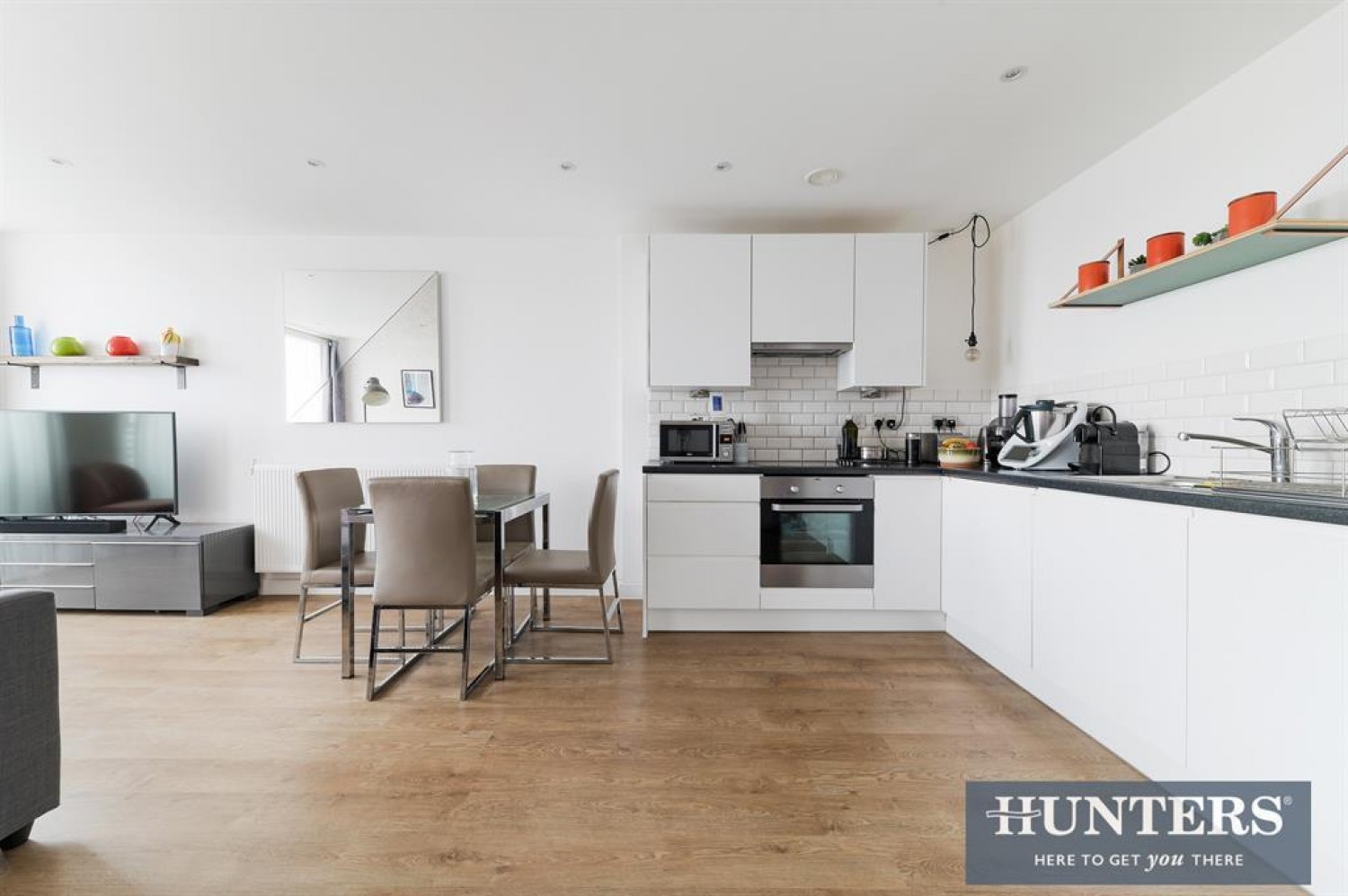 Baltic Avenue, Brentford, TW8