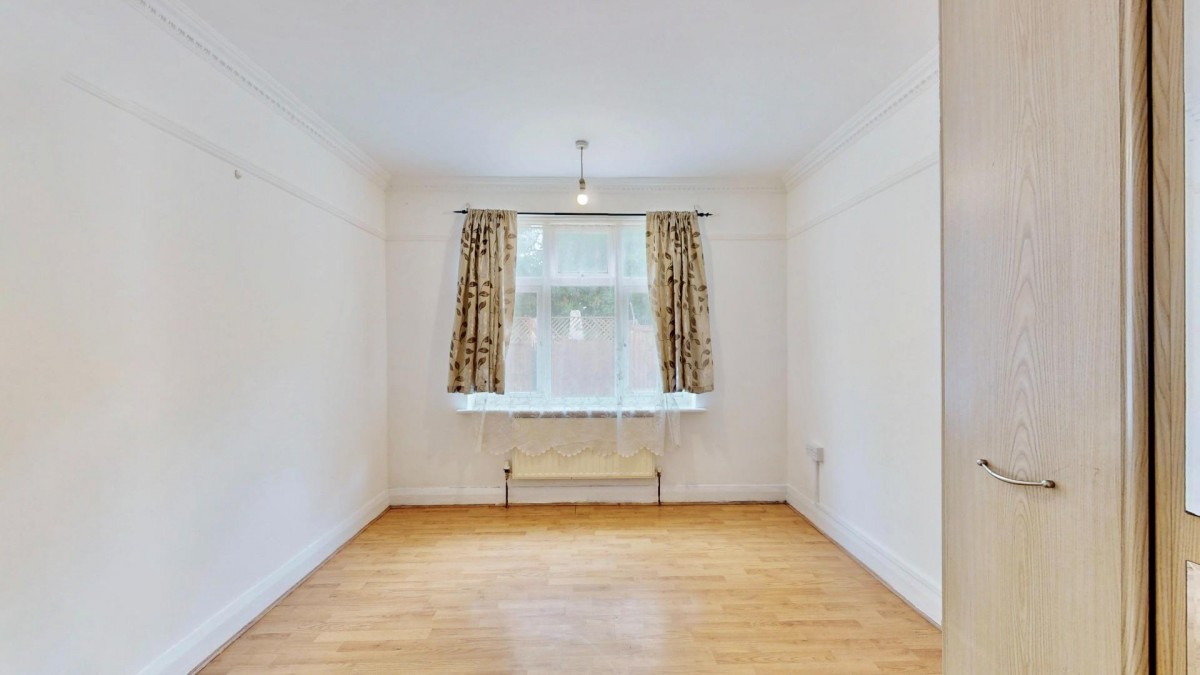 Mill Lane, Chadwell Heath, RM6 6TU