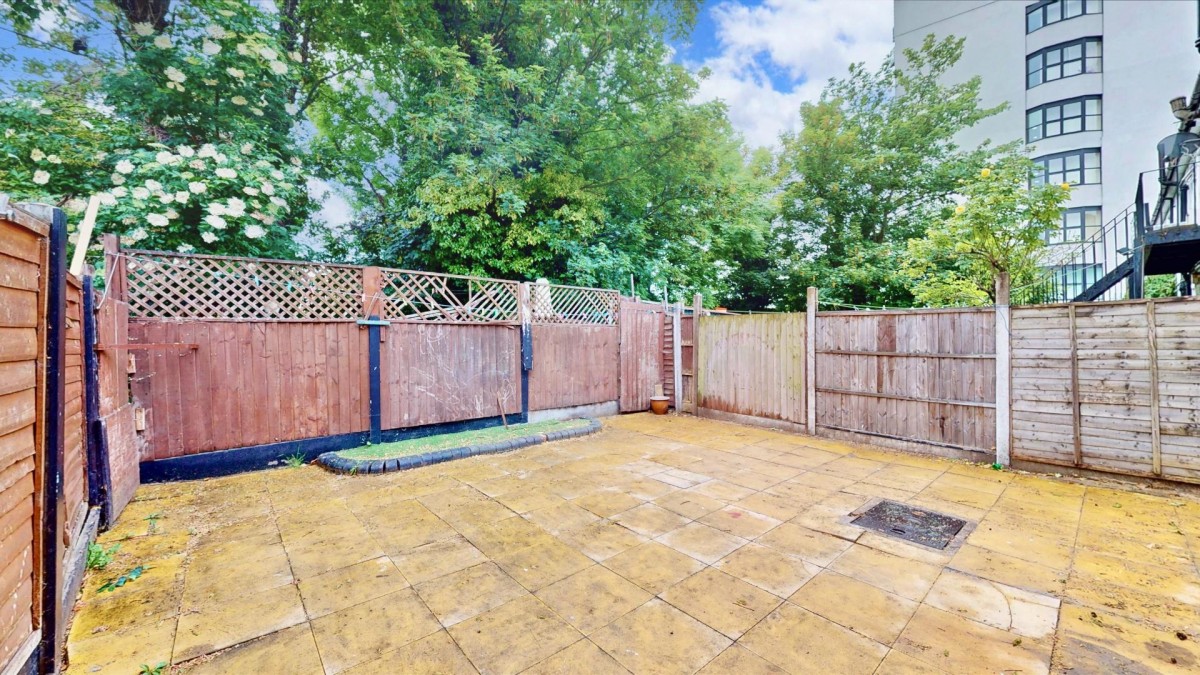 Mill Lane, Chadwell Heath, RM6 6TU