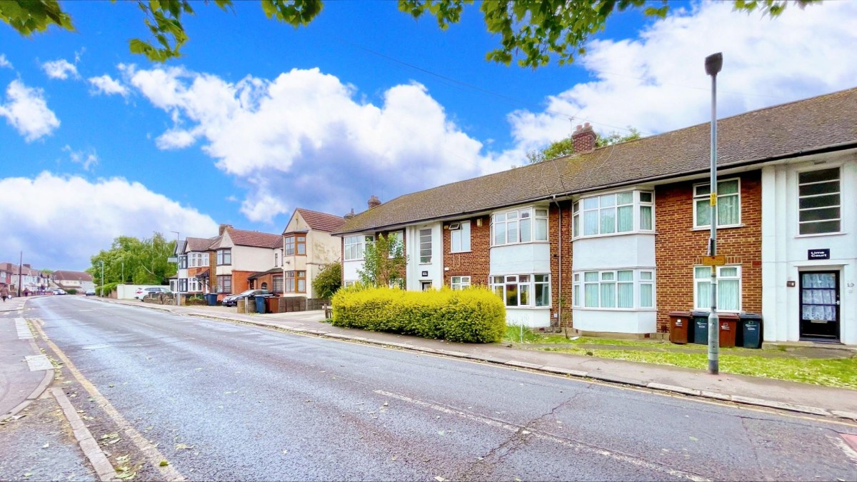 Mill Lane, Chadwell Heath, RM6 6TU