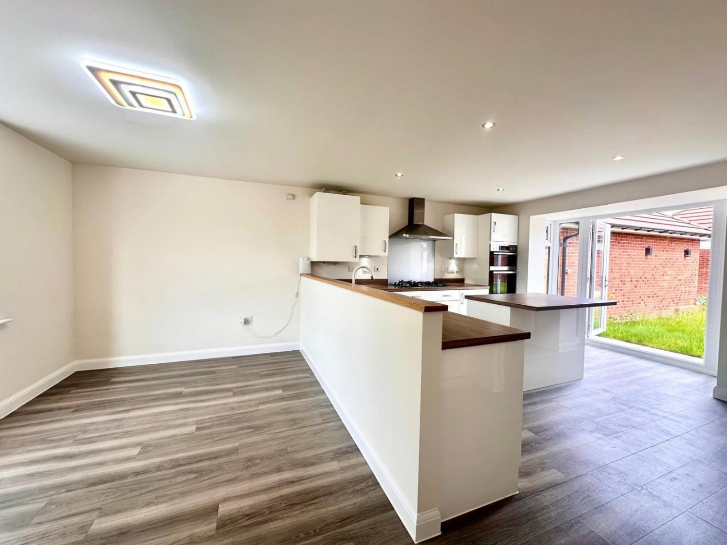 Lucas Place, Tamworth
