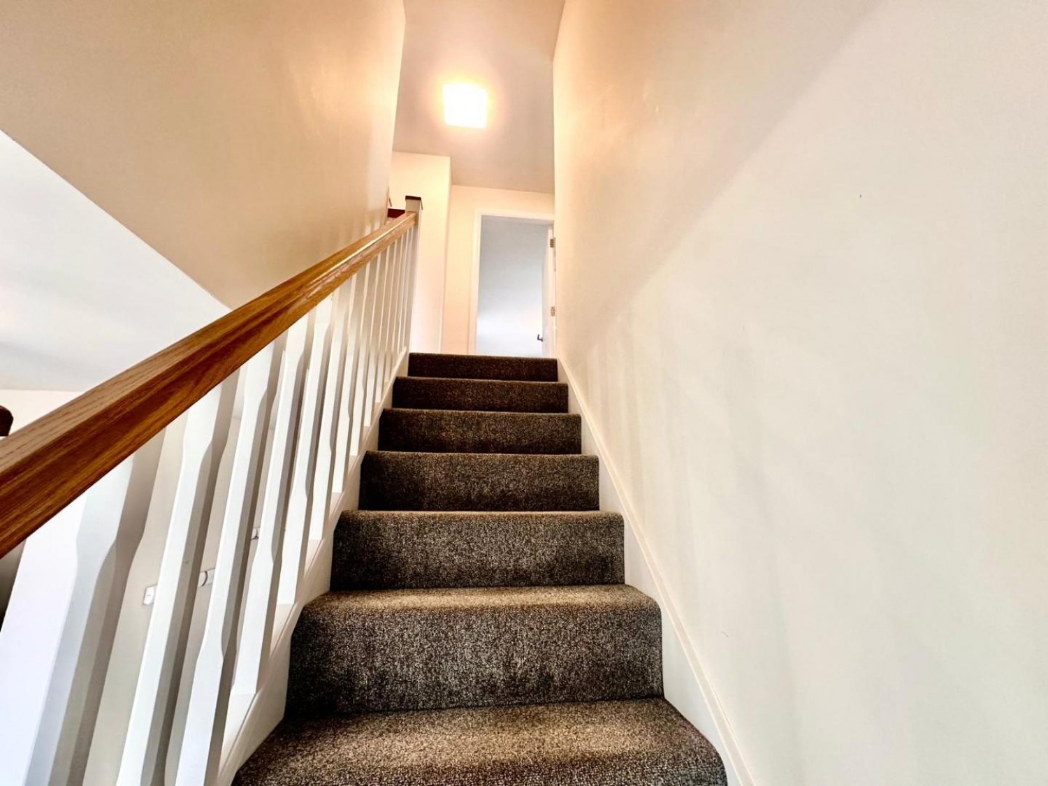 Lucas Place, Tamworth