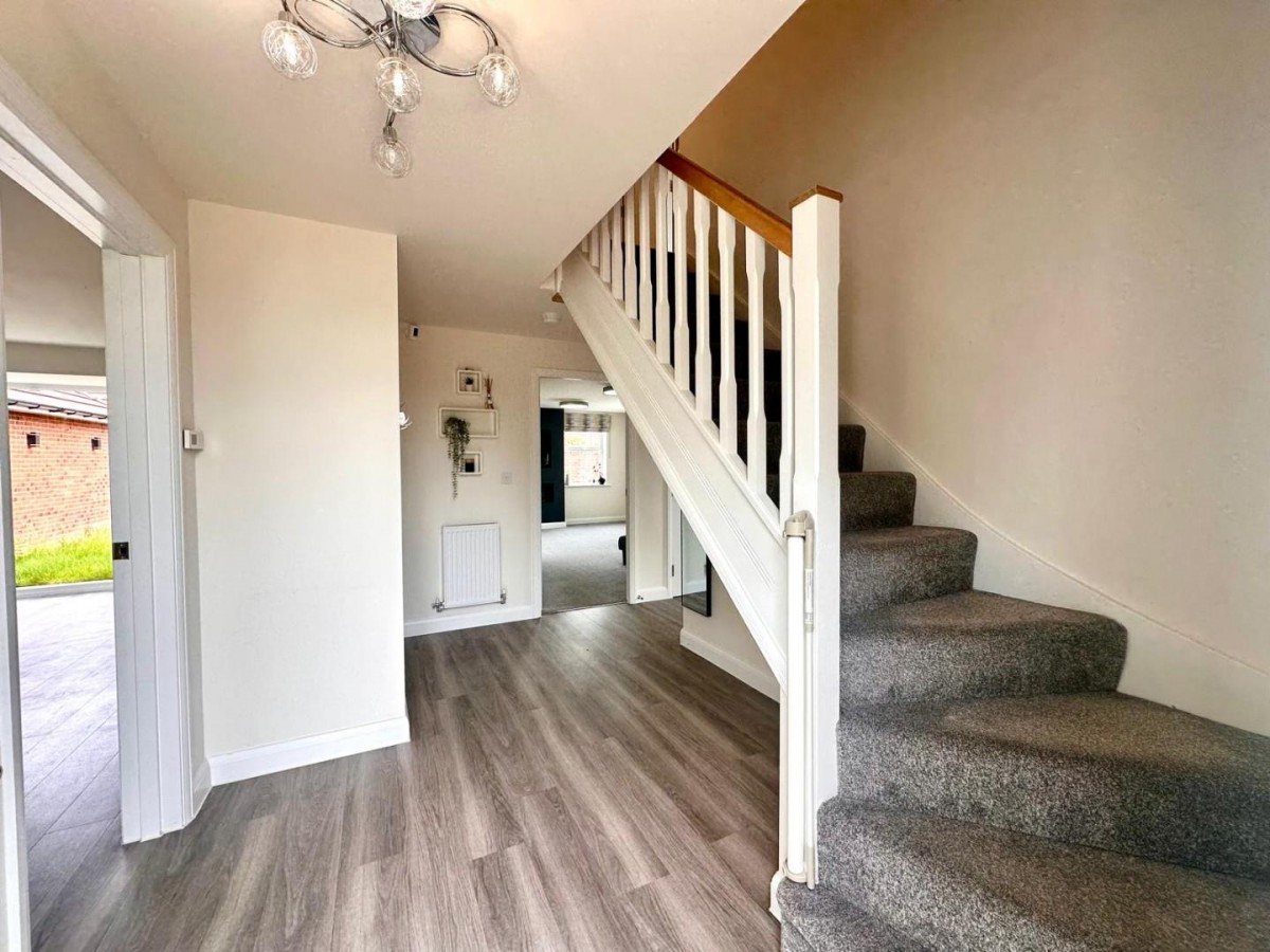 Lucas Place, Tamworth