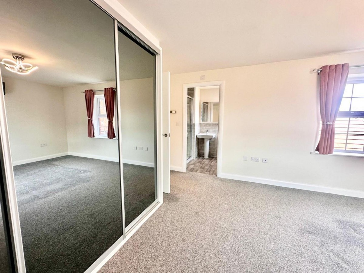 Lucas Place, Tamworth