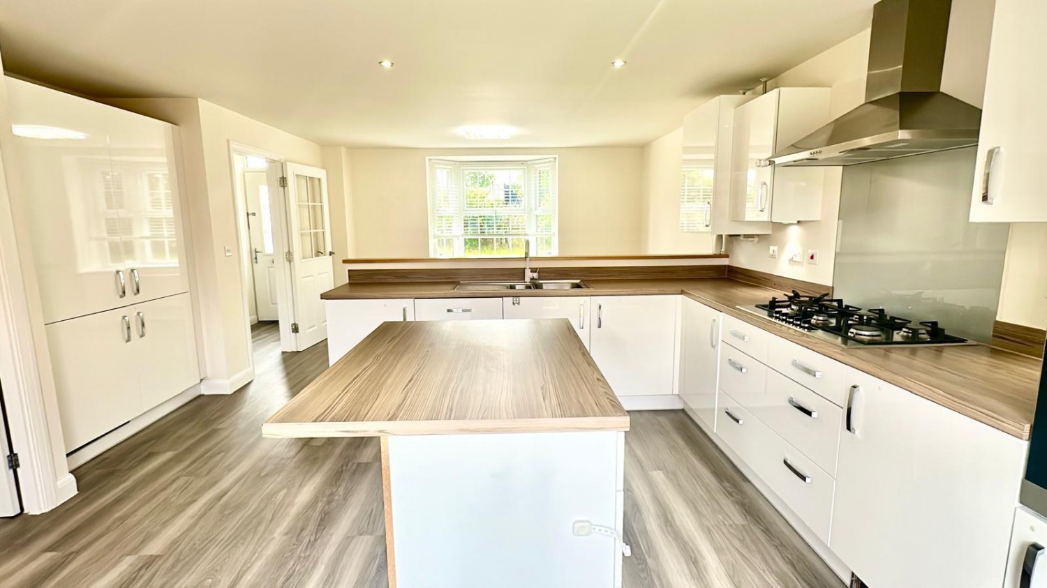 Lucas Place, Tamworth