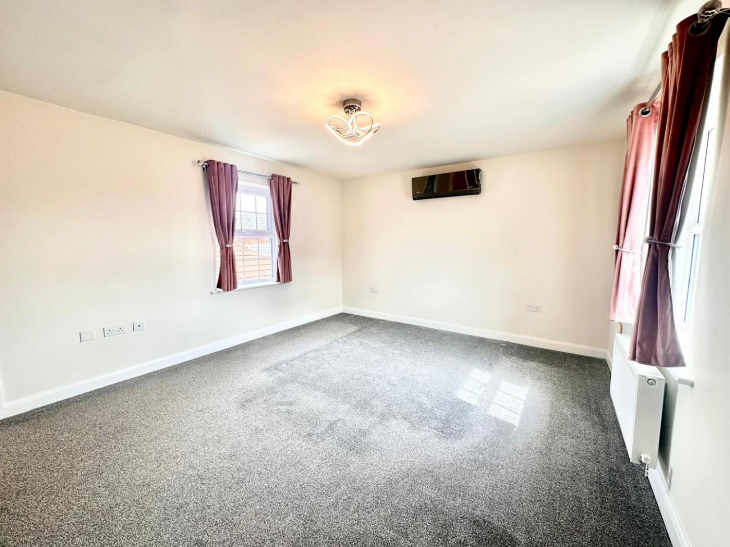 Lucas Place, Tamworth