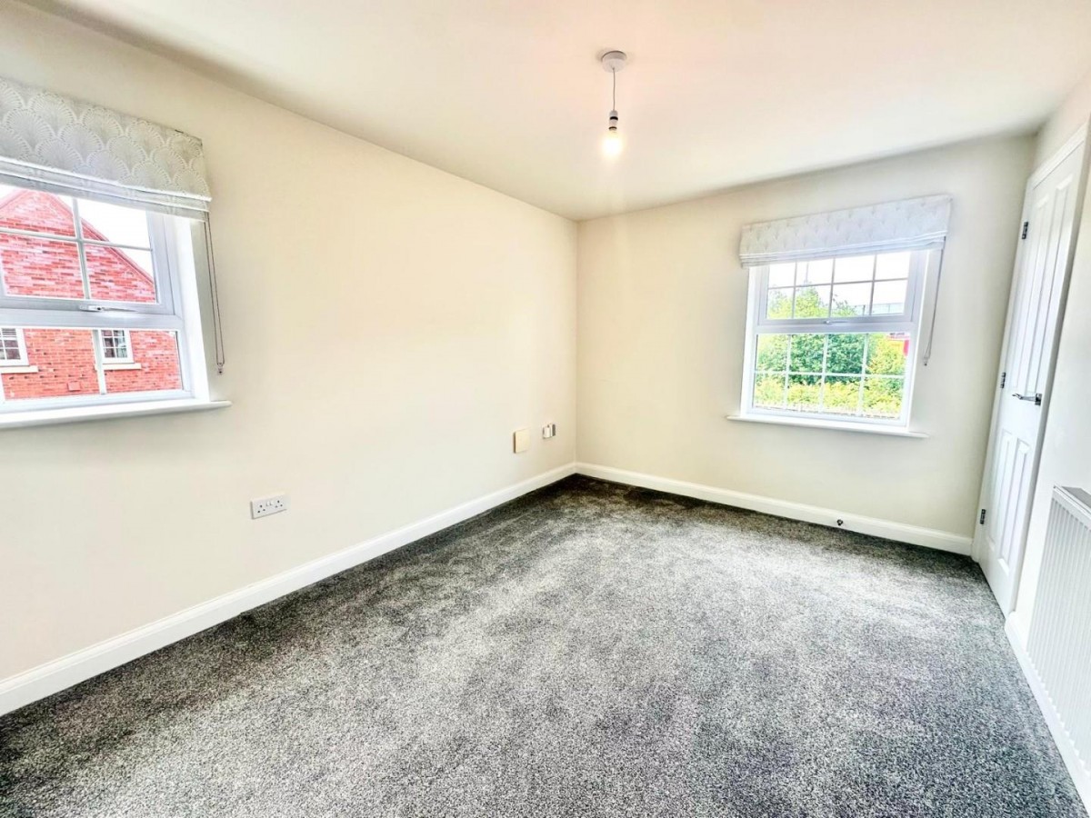 Lucas Place, Tamworth