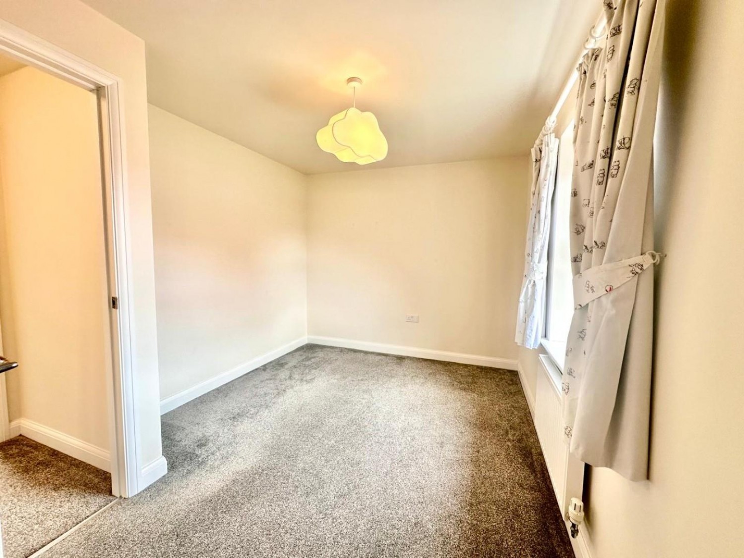 Lucas Place, Tamworth