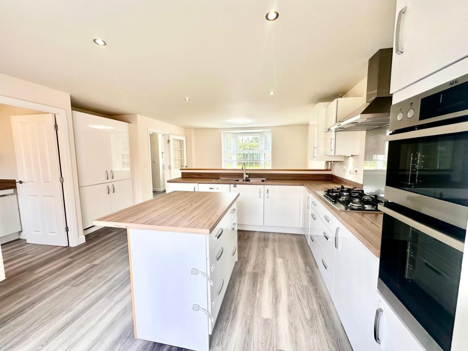 Lucas Place, Tamworth