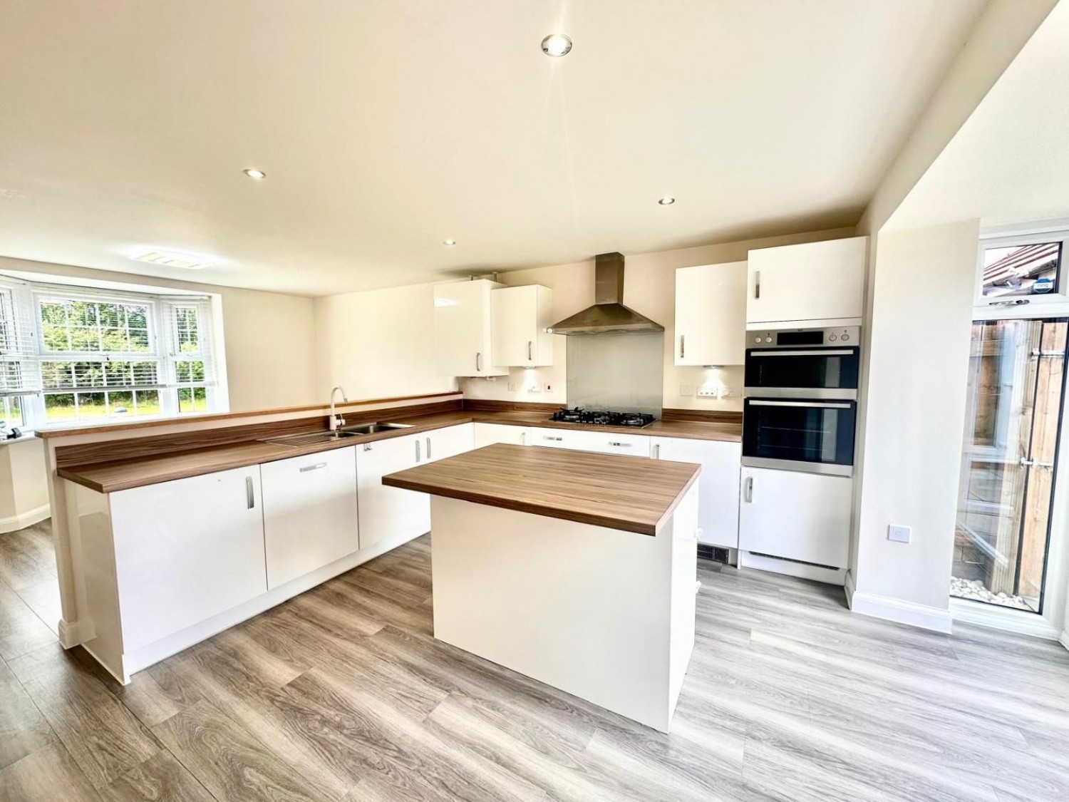 Lucas Place, Tamworth