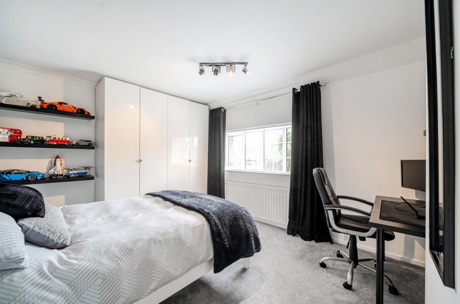 Southway, Horsforth, LS18