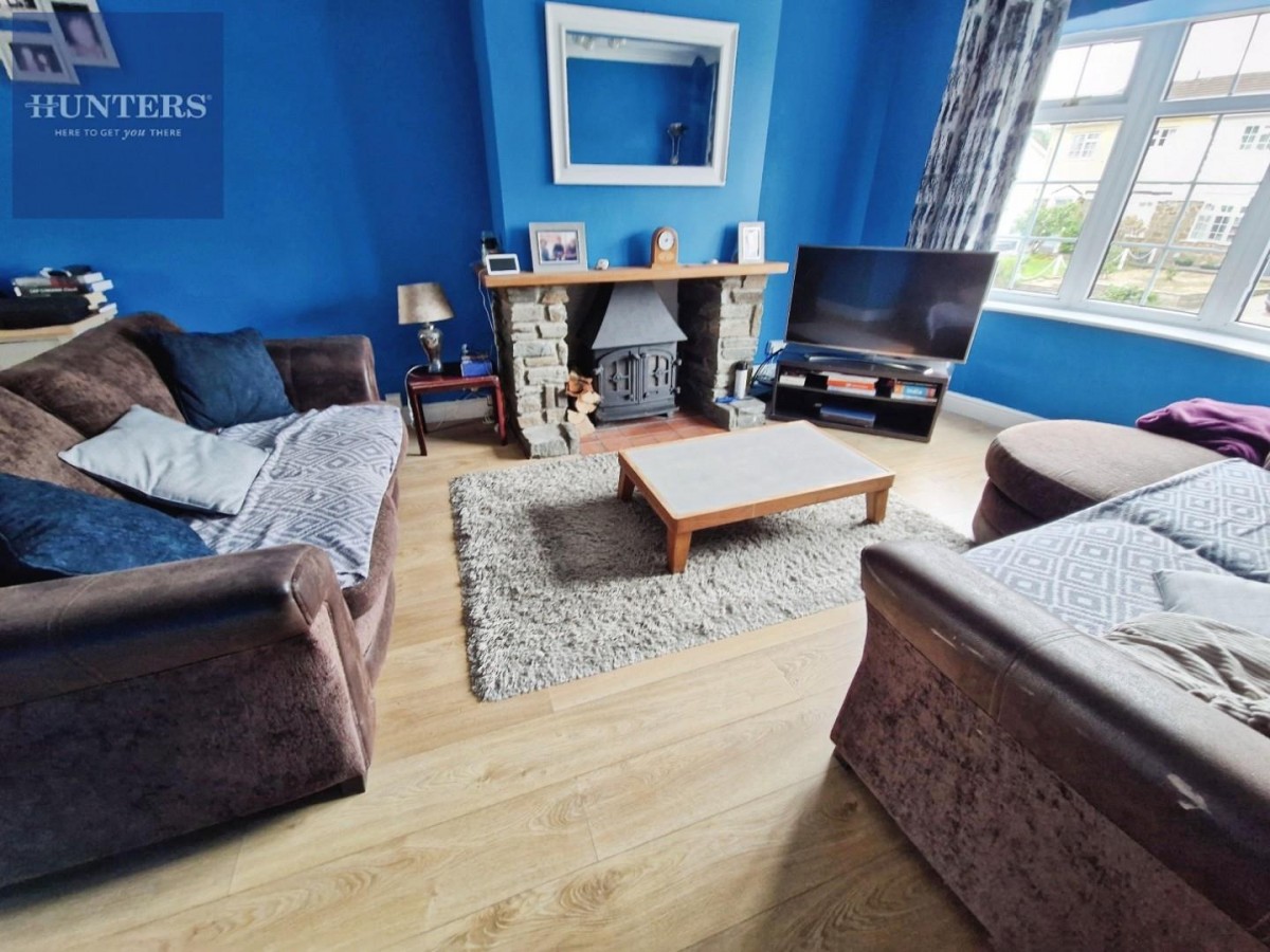 Eleanor Close, Pencoed, Bridgend, cf35 6rd