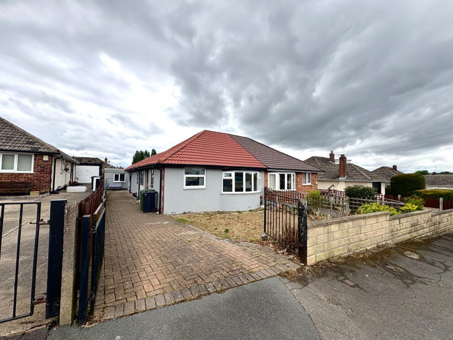 Lawrence Crescent, Heckmondwike